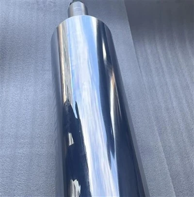 Rolă metalică cu finisaj în oglindă